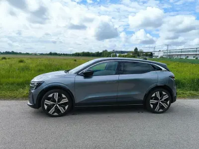 Gebraucht Renault Megane E-Tech Iconic 160 kW (218 PS) 2022 Grau Limousine