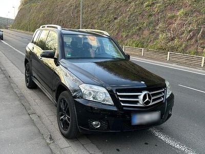 Second-hand Mercedes GLK220 170 CP (125 kW) 2010 Negru SUV
