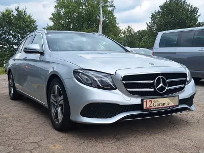 Gebraucht Mercedes E220 194 PS (142 kW) 2019 Silber Limousine