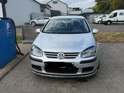 Gebraucht VW Golf IV 90 PS (66 kW) 2004 Silber Limousine