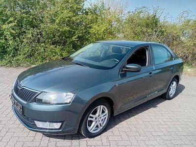 Gebraucht Skoda Rapid Ambition 105 PS (77 kW) 2015 Grau Kleinwagen