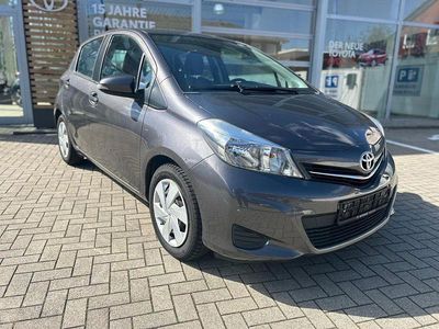 Gebraucht Toyota Yaris Life 69 PS (50 kW) 2011 Grau Kleinwagen