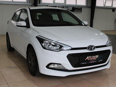 Gebraucht Hyundai i20 Classic 84 PS (61 kW) 2017 Weiß Kleinwagen