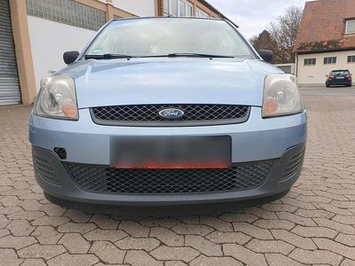 Gebraucht Ford Fiesta 60 PS (44 kW) 2006 Blau Kleinwagen