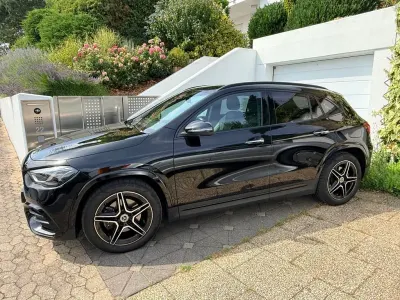 Gebraucht Mercedes GLA220 190 PS (139 kW) 2024 Schwarz SUV