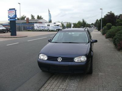 Blau metallic Gebraucht 2000 VW Golf IV Edition Kombi | 3.890 €