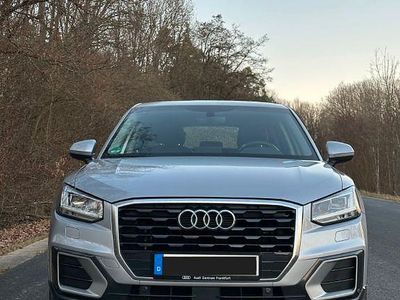 Gebraucht Audi Q2 Ambiente 150 PS (110 kW) 2019 Silber SUV