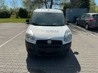 Usado Fiat Doblò Basis 90 HP (66 kW) 2012 Branco Monovolume