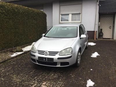 Silber Gebraucht 2004 VW Golf Limousine | 2.150 € (Guter Preis)