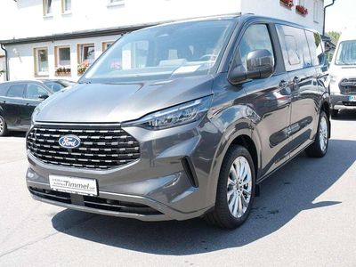 Grau Gebraucht 2025 Ford Tourneo Titanium Van / Kleinbus | 52.990 € (Teuer)