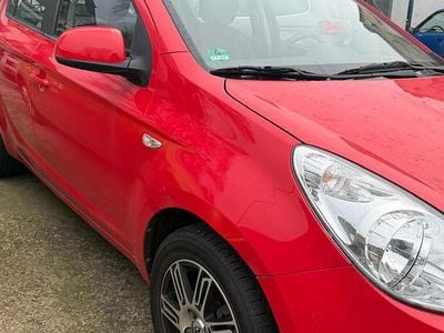Rot Gebraucht 2011 Hyundai i30 Kleinwagen | 3.600 €