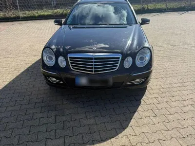 Gebraucht Mercedes E220 Avantgarde 170 PS (125 kW) 2008 Schwarz Kombi