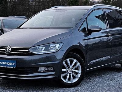 Grau Gebraucht 2017 VW Touran Comfortline Van / Kleinbus | 16.799 € (Guter Preis)