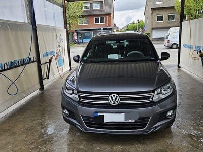 Gebraucht VW Tiguan Life 140 PS (102 kW) 2013 Grau SUV