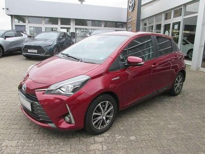Tokiorotperleffect Gebraucht 2019 Toyota Yaris Hybrid Club Limousine | 12.950 € (Fairer Preis)