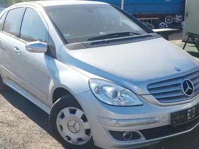 Usata Mercedes B150 95 CV (69 kW) 2006 Argento Monovolume