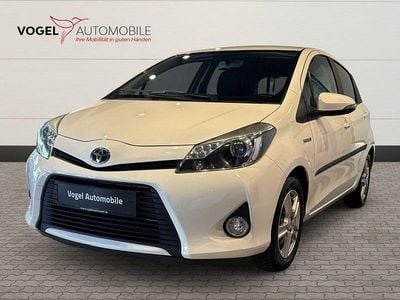 Gebraucht Toyota Yaris Hybrid Comfort 100 PS (73 kW) 2014 Schneeweiß Limousine