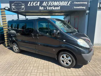 Gebraucht Opel Vivaro Cosmo 114 PS (83 kW) 2012 Schwarz Van / Kleinbus