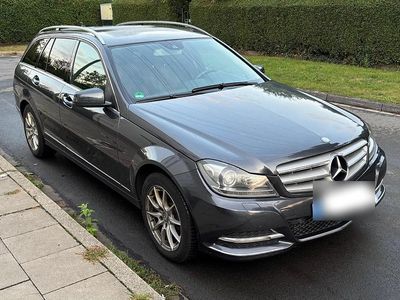 Grau Gebraucht 2012 Mercedes C200 Avantgarde Kombi | 7.500 € (Etwas zu teuer)