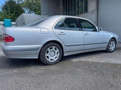 Mercedes E240
