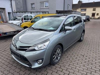 Gebraucht Toyota Verso 150 PS (110 kW) 2013 Grau Van / Kleinbus