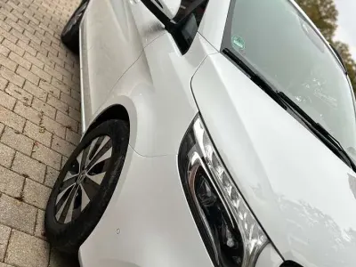 Gebraucht Mercedes E250 Avantgarde Edition 190 PS (139 kW) 2021 Weiß Kombi