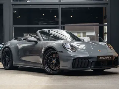 Gebraucht Porsche 992 540 PS (397 kW) 2024 Grau Cabrio