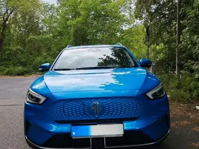 Usata MG ZS Luxury 130 kW (177 CV) 2025 Blu SUV