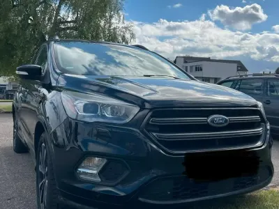 Gebraucht Ford Kuga ST-Line 180 PS (132 kW) 2016 Schwarz SUV