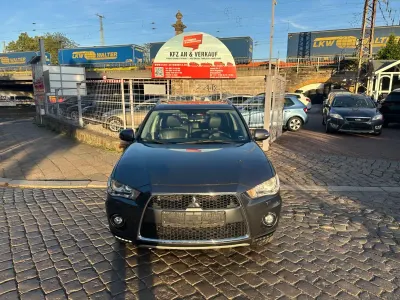 Gebraucht Mitsubishi Outlander Intense 156 PS (114 kW) 2010 Grau SUV