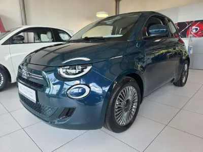 Neu Fiat 500 65 PS (47 kW) 2026 Ozean grün effektlack Limousine