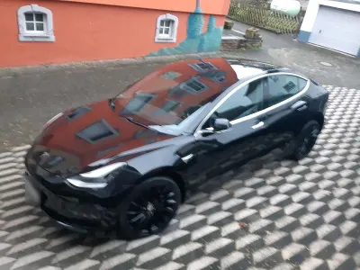 Gebraucht Tesla Model 3 323 kW (440 PS) 2019 Schwarz Limousine
