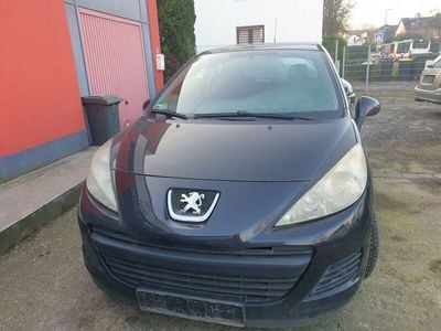 Schwarz Gebraucht 2009 Peugeot 207 Filou Limousine | 1.790 € (Fairer Preis)