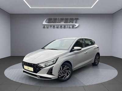 Neu Hyundai i20 Trend 101 PS (74 kW) 2025 Lumen grey / mic Limousine