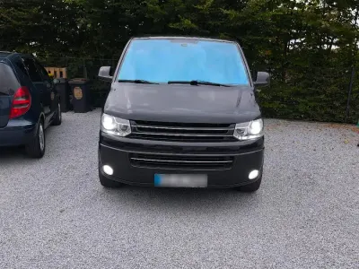 Gebraucht VW Multivan 179 PS (131 kW) 2011 Schwarz Van / Kleinbus