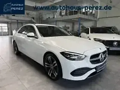 Gebraucht Mercedes C200 Avantgarde 204 PS (150 kW) 2022 Weiß Limousine