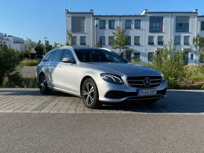 Gebraucht Mercedes E220 Avantgarde 194 PS (142 kW) 2020 Silber Limousine