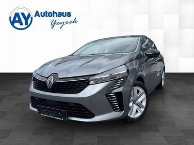 Grau Gebraucht 2024 Renault Clio V Limousine | 15.950 € (Guter Preis)