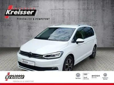 Gebraucht VW Touran Highline 150 PS (110 kW) 2023 Weiß Van / Kleinbus