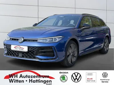Gebraucht VW Passat R-line 272 PS (200 kW) 2025 Reef blue metallic Kombi