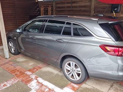 Gebraucht Opel Astra Innovation 105 PS (77 kW) 2017 Grau Kombi
