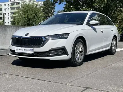 Gebraucht Skoda Octavia 150 PS (110 kW) 2021 Weiß moonweiss metallic (metallic) Kombi