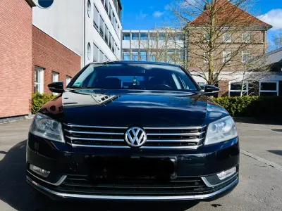 Gebraucht VW Passat 105 PS (77 kW) 2011 Schwarz Limousine