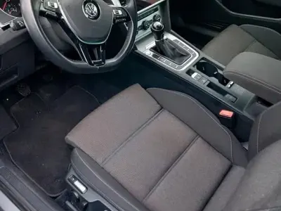 Gebraucht VW Passat Comfortline 150 PS (110 kW) 2019 Silber Kombi