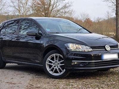 Gebraucht VW Golf VII 110 PS (80 kW) 2018 Schwarz Kleinwagen