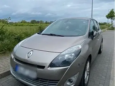 Gebraucht Renault Scénic III 110 PS (80 kW) 2010 Braun Limousine