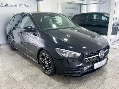 Gebraucht Mercedes B200 AMG line 163 PS (119 kW) 2020 Schwarz Kleinwagen