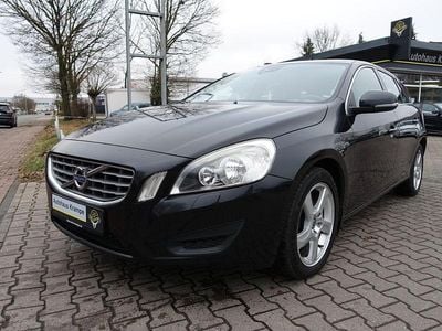 Gebraucht Volvo V60 Momentum 163 PS (119 kW) 2012 Schwarz Kombi