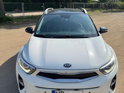 Gebraucht Kia Stonic Spirit 120 PS (88 kW) 2019 Weiß SUV
