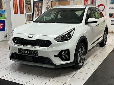 Weiß Gebraucht 2020 Kia Niro Vision SUV | 15.800 € (Fairer Preis)